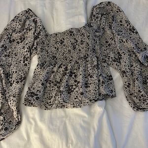By Together Women's Floral Print Smocked Long Sleeve Crop Top — Size Sma…